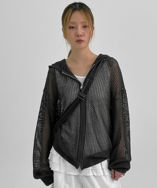 BLACKUP（ブラックアップ）の「[MADE] エルニンスカッシュニットフードジップアップ（パーカー・レディース・チャコール/アイボリー・FREE）」の2枚目の写真