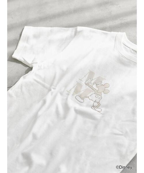 Te chichi（テチチ）の「【Disney】ミッキー/ワンカラー刺繍Tシャツ（Tシャツ/カットソー・レディース・チャコールグレー/オフホワイト/ベージュ・F）」の2枚目の写真