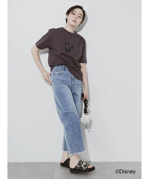 Te chichi（テチチ）の「【Disney】ミッキー/ワンカラー刺繍Tシャツ（Tシャツ/カットソー・レディース・チャコールグレー/オフホワイト/ベージュ・F）」の16枚目の写真