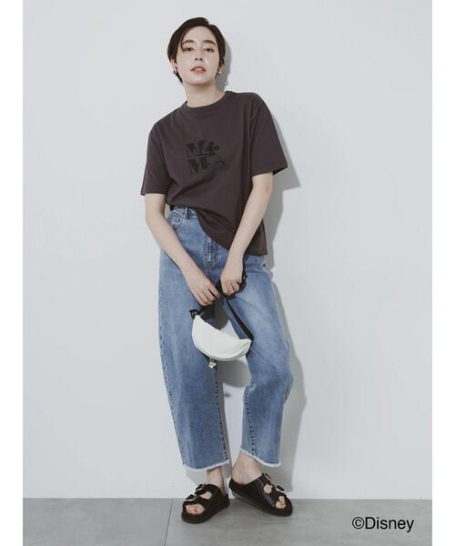 Te chichi（テチチ）の「【Disney】ミッキー/ワンカラー刺繍Tシャツ（Tシャツ/カットソー・レディース・チャコールグレー/オフホワイト/ベージュ・F）」の17枚目の写真