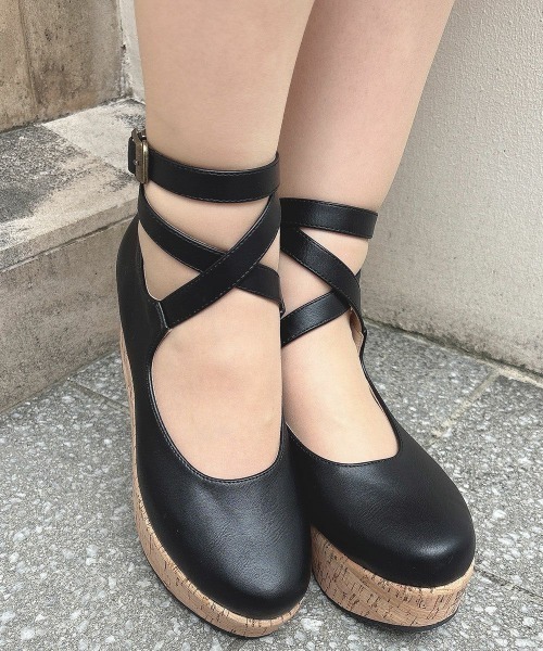 ★新品★フィント クロスストラップ厚底パンプス 大人気リピート生産決定！】クロスストラップ厚底パンプス