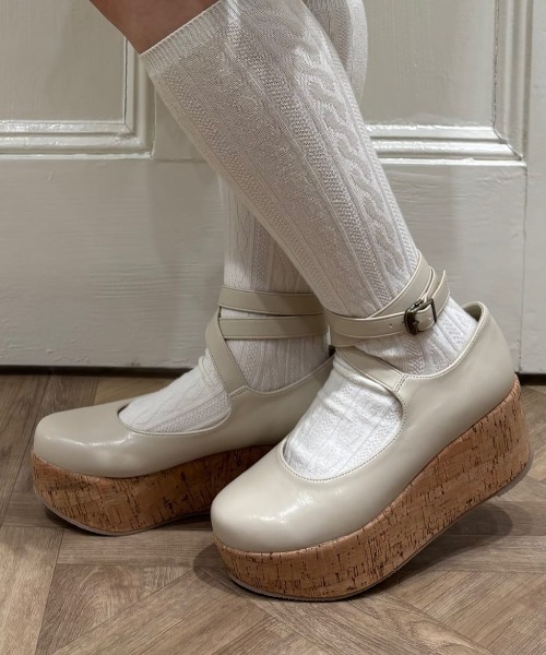 クロスストラップ厚底パンプス/fint フィント（パンプス）｜an another