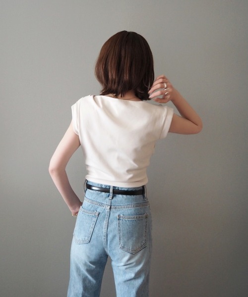 LAULEN（ローレン）の「asymmetry shoulder drape tops /アシンメトリーショルダータックドレープトップス（Tシャツ/カットソー・レディース・ブラック/アイボリー・FREE）」の4枚目の写真