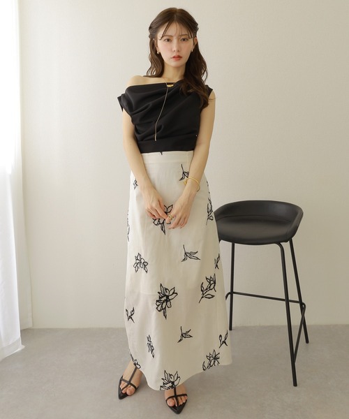 JURGEN LEHL アシンメトリックVネック長袖トップス 新品未使用♡ JURGEN LEHL アシンメトリックVネック長袖トップス 新品未使用