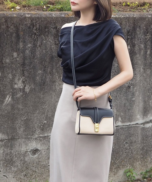 LAULEN（ローレン）の「asymmetry shoulder drape tops /アシンメトリーショルダータックドレープトップス（Tシャツ/カットソー・レディース・ブラック/アイボリー・FREE）」の21枚目の写真