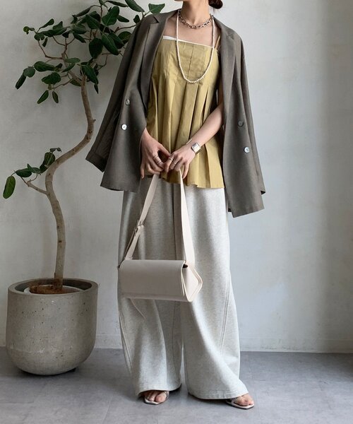 DouDou(ドゥドゥ)の「プリーツチュニックキャミ(シャツ/ブラウス・レディース・ブラック/ベージュ・FREE)」の12枚目の写真