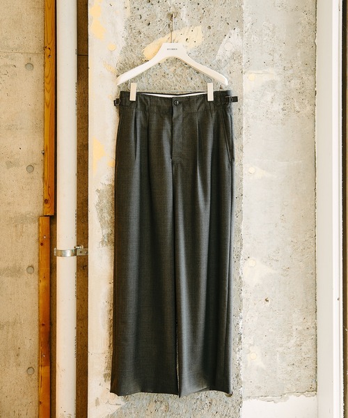 マーカウェアmarkaグレージュ2タックスラックスLサイズ相当 素材に