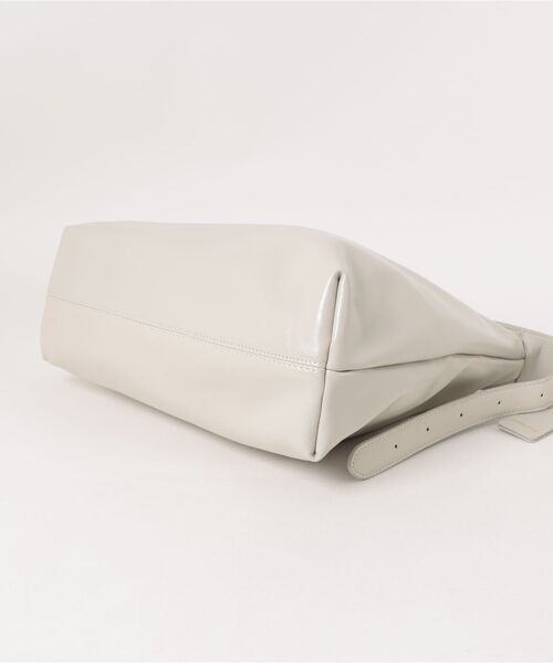 BARRETTA(バレッタ)の「フェイクレザーワンショルダーバッグ(ショルダーバッグ・レディース・ブラック/アイボリー・FREE)」の3枚目の写真