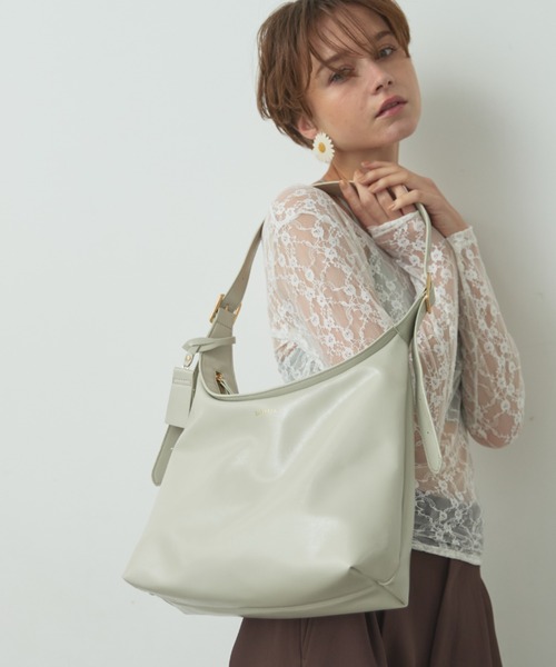 BARRETTA(バレッタ)の「フェイクレザーワンショルダーバッグ(ショルダーバッグ・レディース・ブラック/アイボリー・FREE)」の22枚目の写真