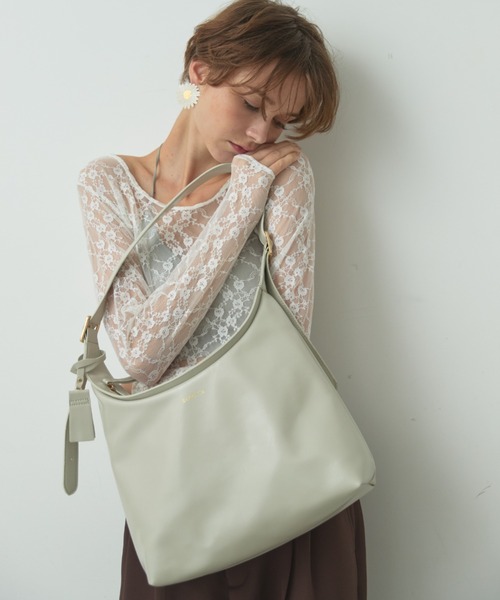 BARRETTA(バレッタ)の「フェイクレザーワンショルダーバッグ(ショルダーバッグ・レディース・ブラック/アイボリー・FREE)」の20枚目の写真