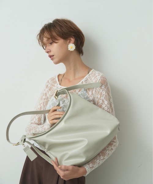 BARRETTA(バレッタ)の「フェイクレザーワンショルダーバッグ(ショルダーバッグ・レディース・ブラック/アイボリー・FREE)」の19枚目の写真