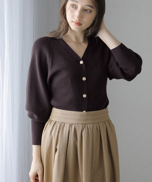 La TOTALITE(ラトータリテ)の「【洗える】Vネックシルエットカーディガン(カーディガン/ボレロ・レディース・ブラック/ピンク系その他/ブラウン/レッド・FREE)」の2枚目の写真