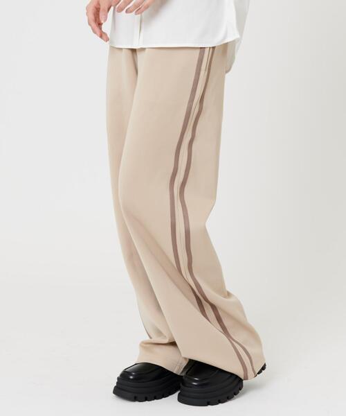 WEGO（ウィゴー）の「WEGO/スクールライントラックパンツ（スウェットパンツ・レディース・ネイビー/ブラック/ベージュ/ピンク/ワイン・FREE）」の3枚目の写真