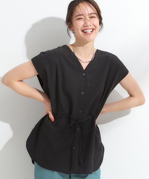 SHOO・LA・RUE(シューラルー)の「【S-LL】シルエットが変えられる ウエストリボンブラウス(シャツ/ブラウス・レディース・オリーブ/ブラック/アイボリー・04/03/02/01)」の3枚目の写真