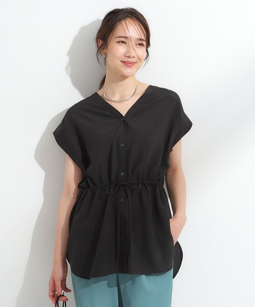 SHOO・LA・RUE(シューラルー)の「【S-LL】シルエットが変えられる ウエストリボンブラウス(シャツ/ブラウス・レディース・オリーブ/ブラック/アイボリー・04/03/02/01)」の13枚目の写真