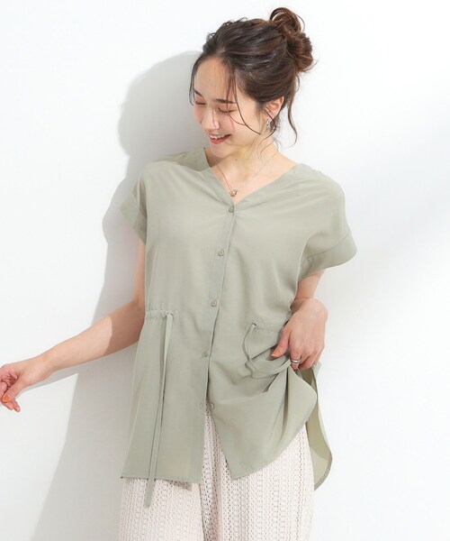 SHOO・LA・RUE(シューラルー)の「【S-LL】シルエットが変えられる ウエストリボンブラウス(シャツ/ブラウス・レディース・オリーブ/ブラック/アイボリー・04/03/02/01)」の19枚目の写真