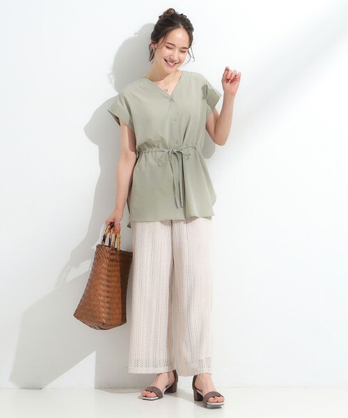 SHOO・LA・RUE(シューラルー)の「【S-LL】シルエットが変えられる ウエストリボンブラウス(シャツ/ブラウス・レディース・オリーブ/ブラック/アイボリー・04/03/02/01)」の22枚目の写真
