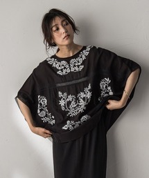 ボタニカル刺繍ドルマンブラウス≪手洗い可能≫