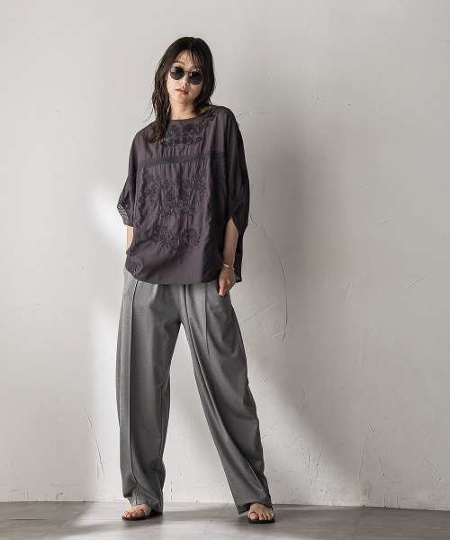 MAYSON GREY(メイソングレイ)の「ボタニカル刺繍ドルマンブラウス≪手洗い可能≫(シャツ/ブラウス・レディース・ホワイト/チャコールグレー/ブラック・M)」の18枚目の写真