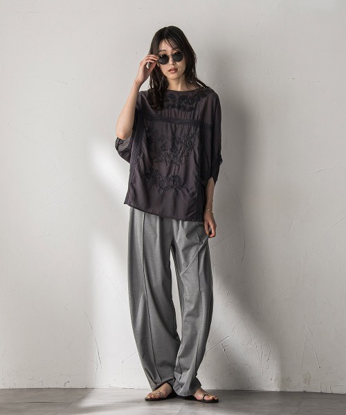 MAYSON GREY(メイソングレイ)の「ボタニカル刺繍ドルマンブラウス≪手洗い可能≫(シャツ/ブラウス・レディース・ホワイト/チャコールグレー/ブラック・M)」の19枚目の写真