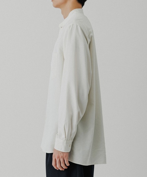 ADAM ET ROPE'(アダムエロペ)の「スエードタッチ レーヨン バンドカラーシャツ(シャツ/ブラウス・メンズ・ブラック/ダークブラウン/グリーン系その他2/キナリ・L/M)」の6枚目の写真