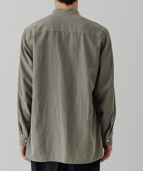 ADAM ET ROPE'(アダムエロペ)の「スエードタッチ レーヨン バンドカラーシャツ(シャツ/ブラウス・メンズ・ブラック/ダークブラウン/グリーン系その他2/キナリ・L/M)」の9枚目の写真