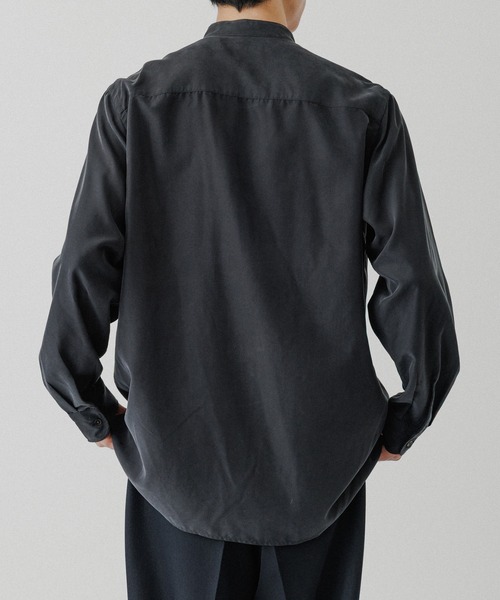 ADAM ET ROPE'(アダムエロペ)の「スエードタッチ レーヨン バンドカラーシャツ(シャツ/ブラウス・メンズ・ブラック/ダークブラウン/グリーン系その他2/キナリ・L/M)」の10枚目の写真