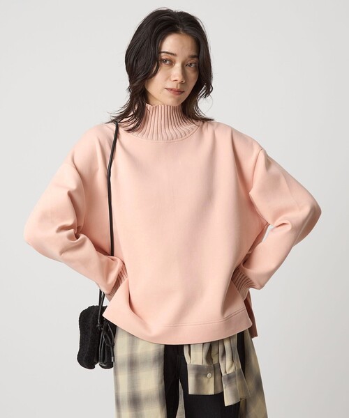 green label relaxing(グリーンレーベルリラクシング)の「ダンボール リブ タートル プルオーバー(Tシャツ/カットソー・レディース・ナチュラル/ライトピンク/ブラック/モカ/ダークグレー・FREE)」の5枚目の写真