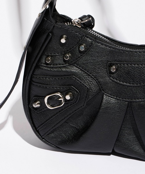 Chick（チック）の「Metal  studs Gather Shoulder Bag / メタルスタッズギャザーショルダーバッグ（ショルダーバッグ・レディース・ホワイト/ブラック・FREE）」の14枚目の写真