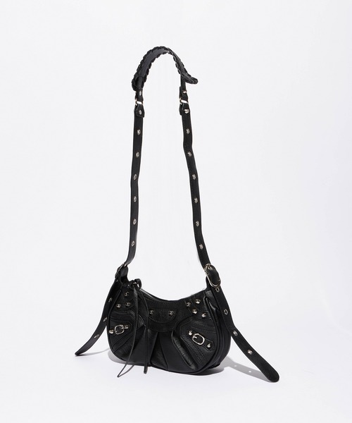 Chick（チック）の「Metal  studs Gather Shoulder Bag / メタルスタッズギャザーショルダーバッグ（ショルダーバッグ・レディース・ホワイト/ブラック・FREE）」の6枚目の写真