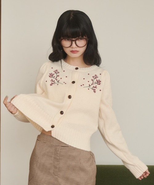 REMOON（リムーン）の「刺繍ニットカーディガン（カーディガン/ボレロ・レディース・グレー/アイボリー・FREE）」の8枚目の写真
