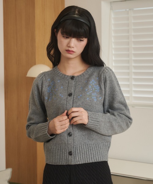 REMOON（リムーン）の「刺繍ニットカーディガン（カーディガン/ボレロ・レディース・グレー/アイボリー・FREE）」の11枚目の写真