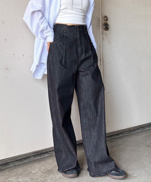 ISOOK（アイスー）の「ウエストカットオフデニムパンツ / ストレート デザインデニム ハイウエスト ジーパン ジーンズ ブラック ブルー 黒 青 ZOZOTOWN限定（デニムパンツ・レディース・インディゴブルー/ブラック・マルチサイズ）」の11枚目の写真