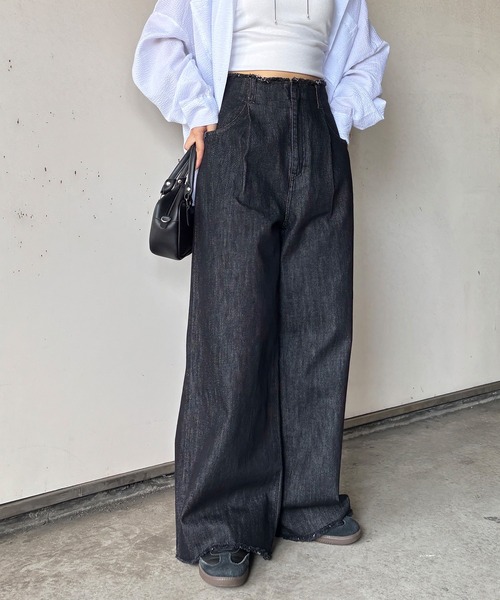 ISOOK（アイスー）の「ウエストカットオフデニムパンツ / ストレート デザインデニム ハイウエスト ジーパン ジーンズ ブラック ブルー 黒 青 ZOZOTOWN限定（デニムパンツ・レディース・インディゴブルー/ブラック・マルチサイズ）」の19枚目の写真