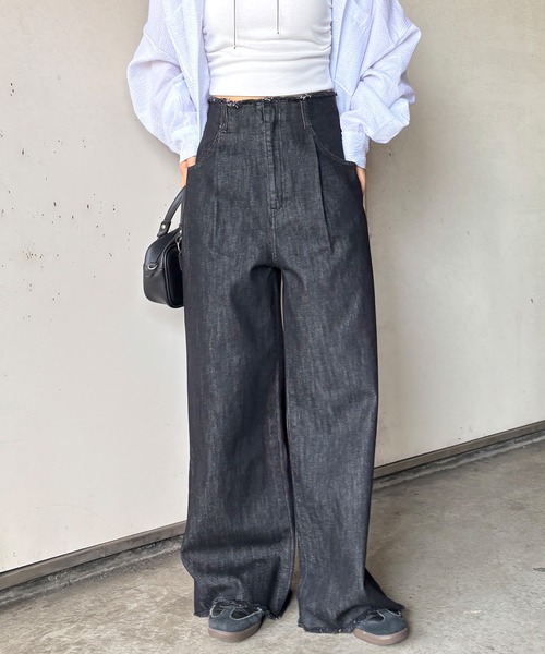 ISOOK（アイスー）の「ウエストカットオフデニムパンツ / ストレート デザインデニム ハイウエスト ジーパン ジーンズ ブラック ブルー 黒 青 ZOZOTOWN限定（デニムパンツ・レディース・インディゴブルー/ブラック・マルチサイズ）」の20枚目の写真