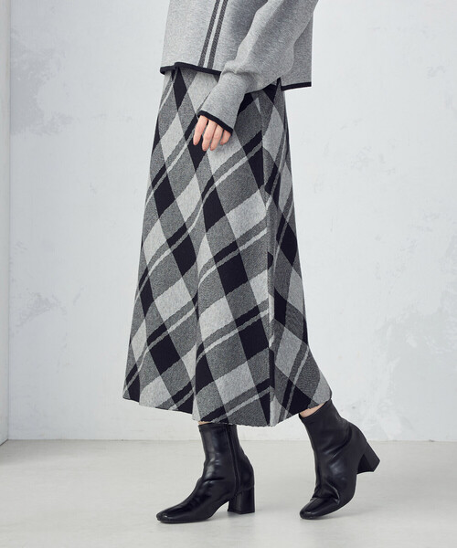COMME CA ISM（コムサイズム）の「チェック柄　ニットスカート / セットアップ対応（スカート・レディース・ブラック/グレー・LARGE/MEDIUM）」の6枚目の写真