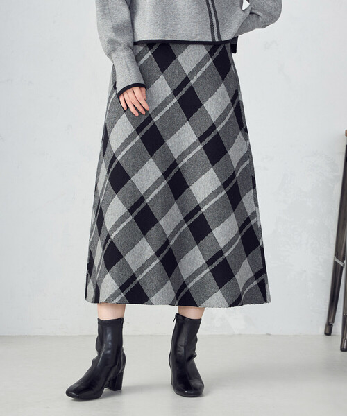 COMME CA ISM（コムサイズム）の「チェック柄　ニットスカート / セットアップ対応（スカート・レディース・ブラック/グレー・LARGE/MEDIUM）」の7枚目の写真
