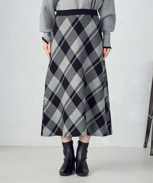 COMME CA ISM（コムサイズム）の「チェック柄　ニットスカート / セットアップ対応（スカート・レディース・ブラック/グレー・LARGE/MEDIUM）」の12枚目の写真