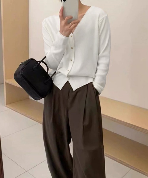 Miniministore(ミニミニストア)の「Vネック ニットカーディガン韓国風ニット(ニット/セーター・レディース・ブラック/アイボリー/ホワイト/ピンク/ミント・FREE)」の17枚目の写真