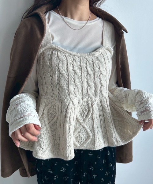 ケーブル編みフレアニットビスチェ（ニット/セーター）｜Unitage