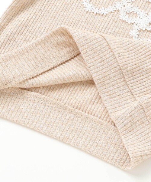 BeBe（ベベ）の「ラメテレコレースモチーフロゴプルオーバー（ニット/セーター・キッズ・ブルー/ベージュ・130cm/120cm/150cm/140cm/110cm）」の10枚目の写真