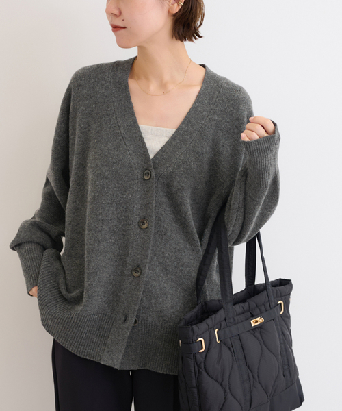JOURNAL STANDARD relume(ジャーナルスタンダード レリューム)の「《追加 / 新色》ハミルトンウールVカーディガン(カーディガン/ボレロ・レディース・チャコールグレー/グレー/レッド・FREE)」の2枚目の写真