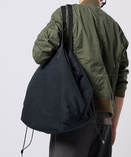 wjk(ダヴルジェイケイ)の「mko13195- vintage drawstring tote bag トートバッグ(8985 co31h)(トートバッグ・メンズ・ブラック/ベージュ系その他・FREE)」の2枚目の写真