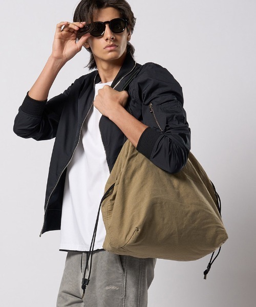 wjk(ダヴルジェイケイ)の「mko13195- vintage drawstring tote bag トートバッグ(8985 co31h)(トートバッグ・メンズ・ブラック/ベージュ系その他・FREE)」の5枚目の写真