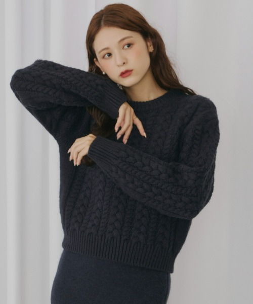 Olu.（オルドット）の「クルーネックケーブルニット（ニット/セーター・レディース・イエロー/ネイビー/レッド/アイボリー/ブルーグレー/グレー・FREE）」の4枚目の写真