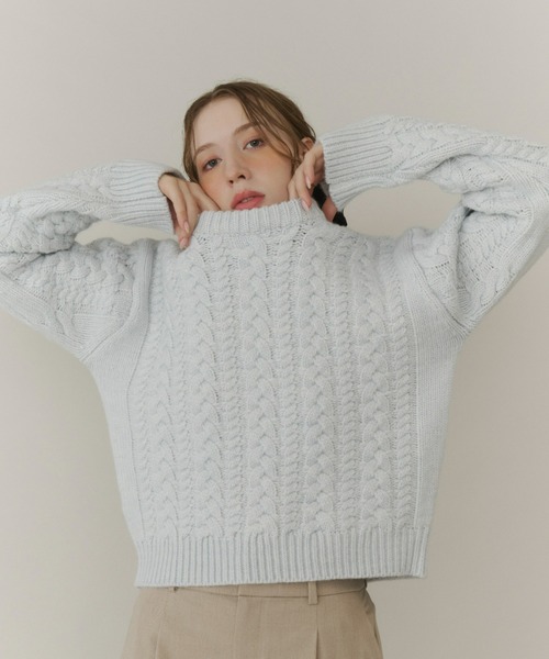 Olu.（オルドット）の「クルーネックケーブルニット（ニット/セーター・レディース・イエロー/ネイビー/レッド/アイボリー/ブルーグレー/グレー・FREE）」の3枚目の写真