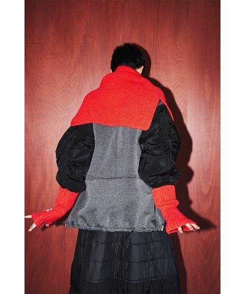 OMMO(オーエムエムオー)の「CAPE ARM WORMER SET(ネックウォーマー/スヌード・レディース・レッド/ブラック/グレー・F)」の8枚目の写真