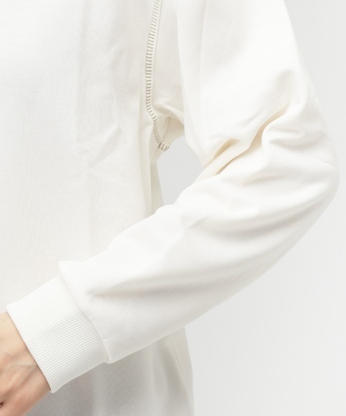 PUMA(プーマ)の「プーマ PUMA ESS MX リラックスド クルー DK(スウェット・レディース・ブラック/ライラック/オフホワイト・S/M/L/XL)」の5枚目の写真