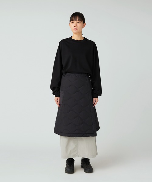 Snow Peak（スノーピーク）の「Snow Peak / Seamless Quilted Down Wrap Skirt  シームレスキルティングダウンラップスカート（スカート・レディース・ブラック/オリーブ・1/2/3）」の3枚目の写真