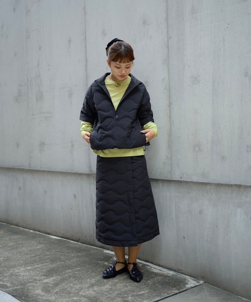 Snow Peak（スノーピーク）の「Snow Peak / Seamless Quilted Down Wrap Skirt  シームレスキルティングダウンラップスカート（スカート・レディース・ブラック/オリーブ・1/2/3）」の18枚目の写真